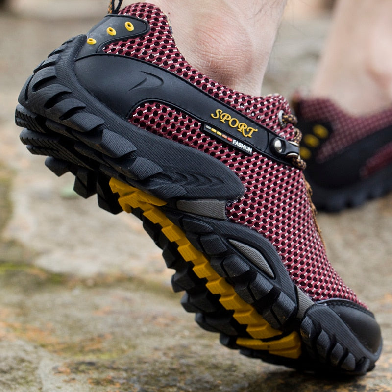 New Wear-Resistant Hiking Shoes